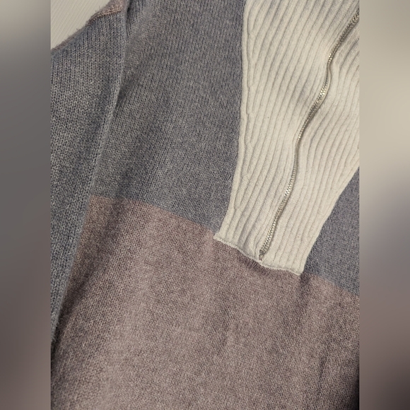 Vestique zip up colorblock sweater - Picture 3 of 5